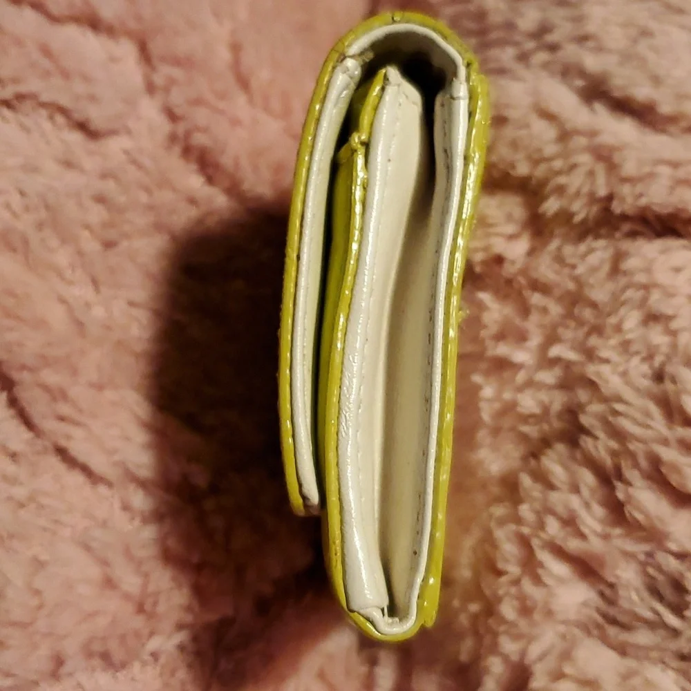 Kate Spade Sour Apple Green Patton Leather Wallet - Picture 3 of 17